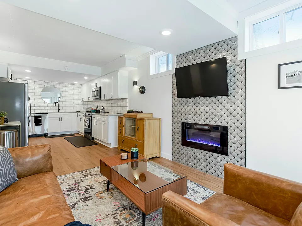 1820 W 38th St #BASEMENT