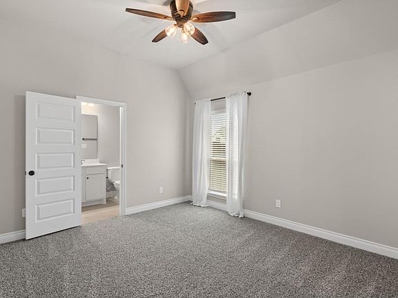 4th image of 2915 Finch Ct #2915