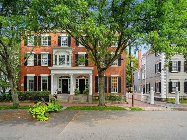 38 Chestnut St, Salem, MA 01970