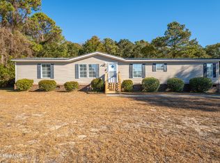 477 Moores Landing Rd, Hampstead, NC 28443