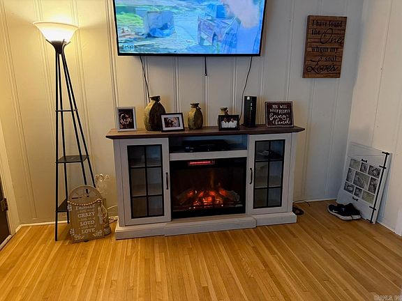 4th image of 2520 Goza Ave