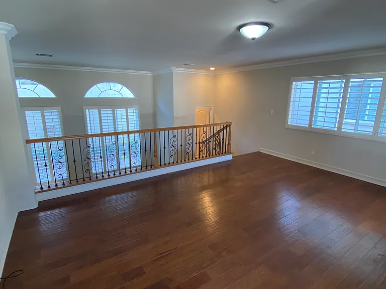 1458 Elin Pointe Dr — Photo 7