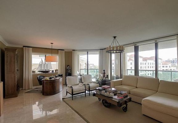 Home For Sale In The Landmark