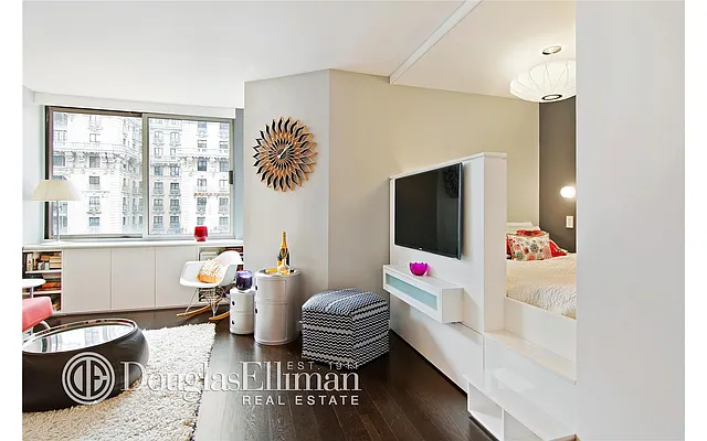 Rented by Douglas Elliman | media 62