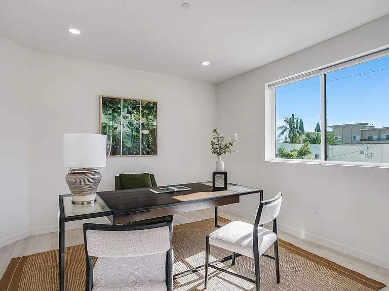 1021 S Shenandoah St — Photo 12