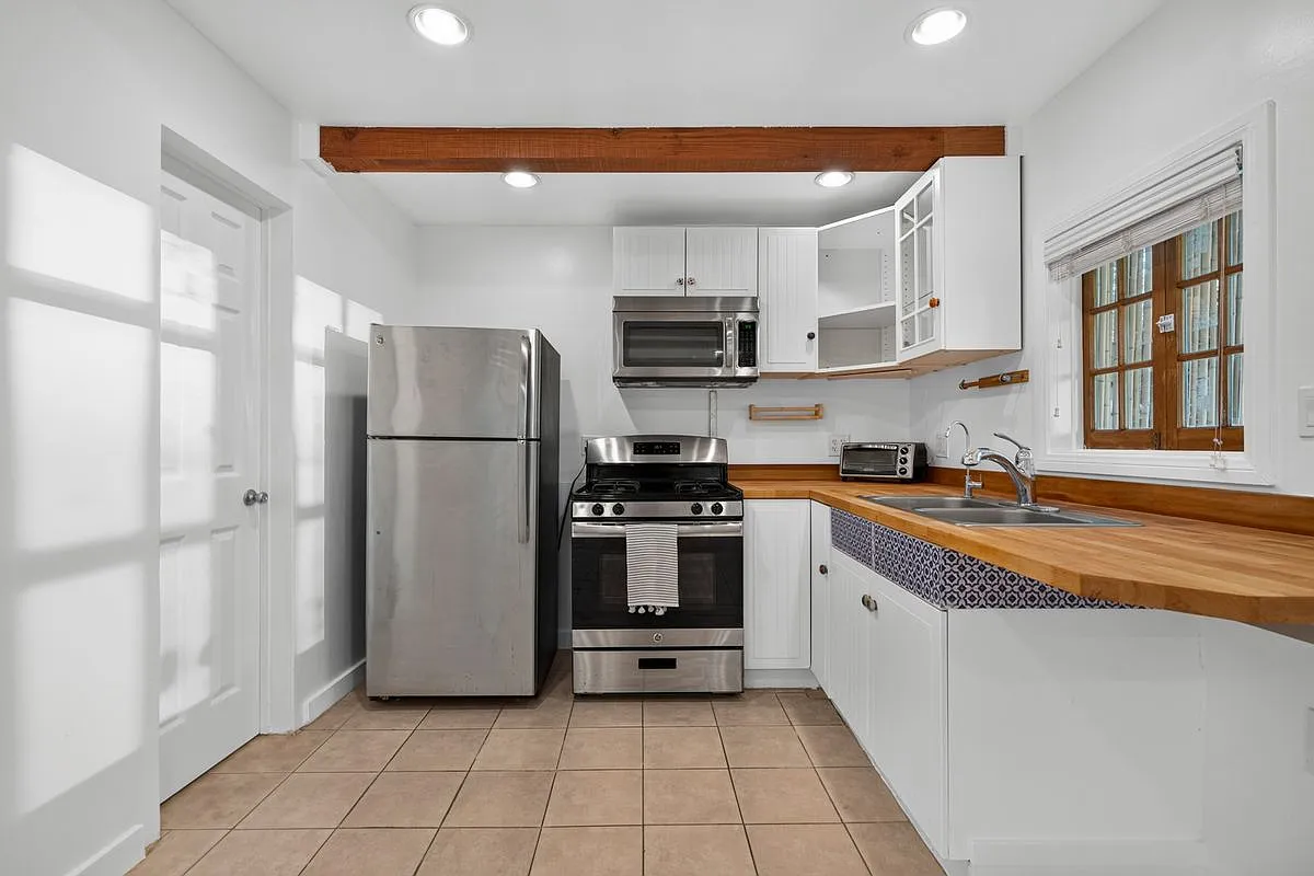 Studio, 1.0 bath, 375 sqft, $2,550 — Photo 4