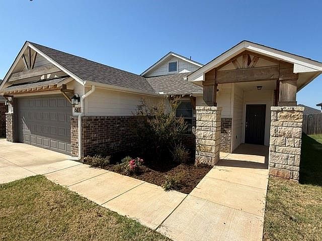 1st image of 611 Red Cedar Way
