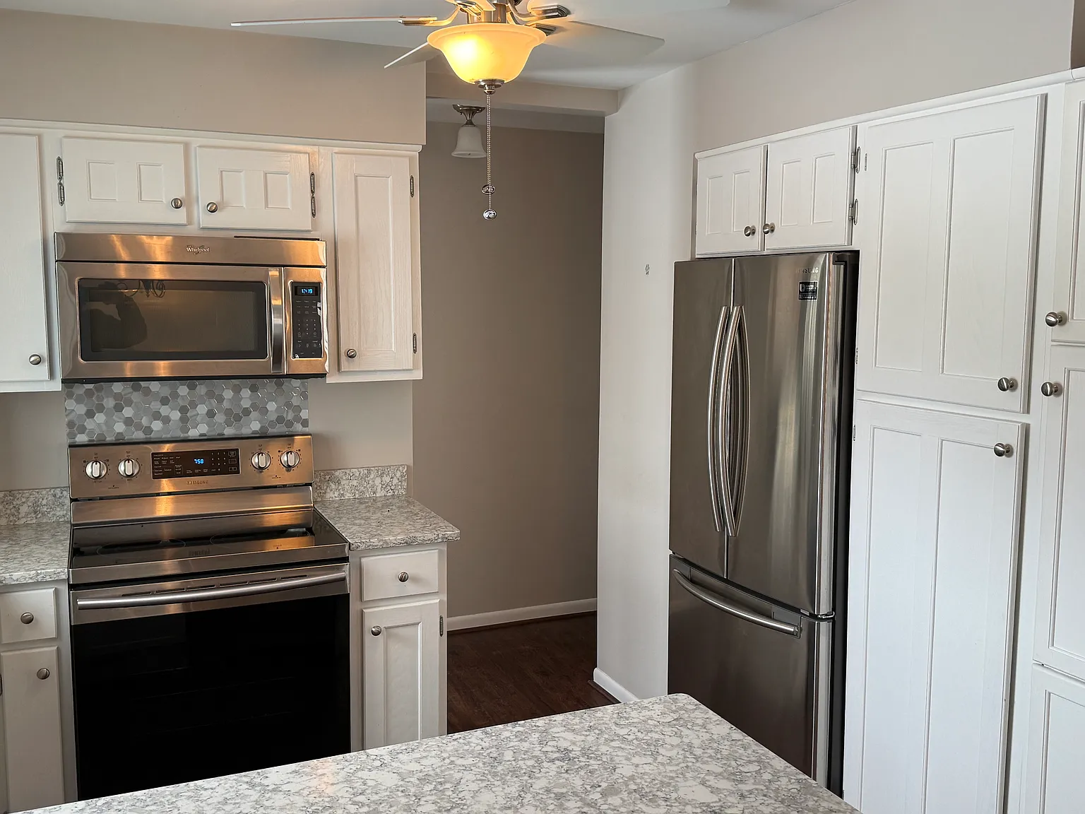 3 bed, 1.5 bath, 1232 sqft, $1,900 — Photo 3