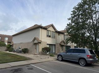 38589 Wellington Dr, Clinton Township, MI 48036