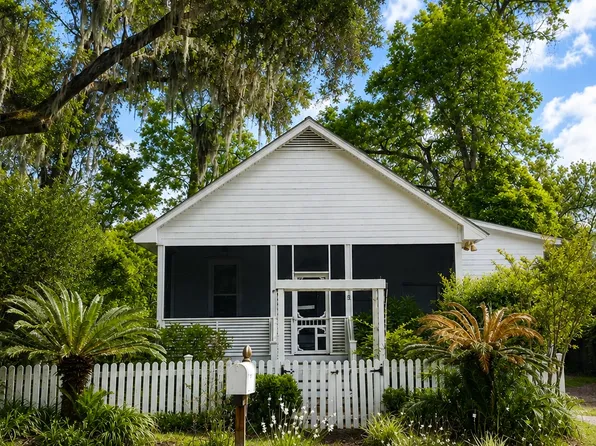 1215 Rodgers St, Beaufort, SC 29902