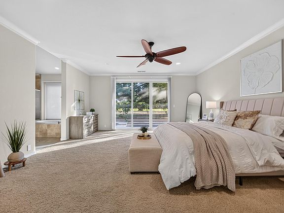 5th image of 9596 Golf Course Ln