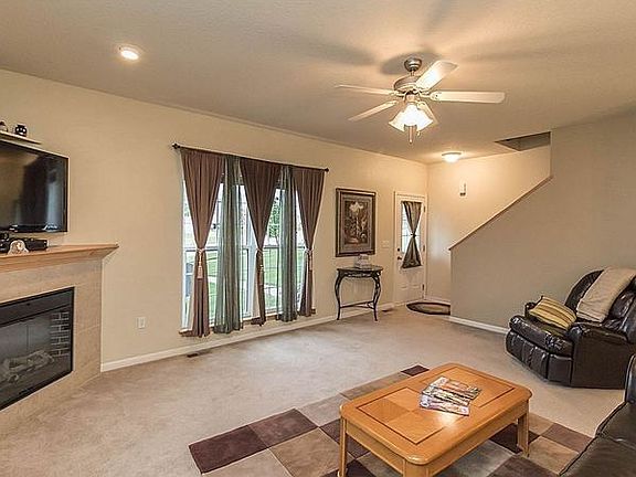2nd image of 3017 SW White Birch Dr