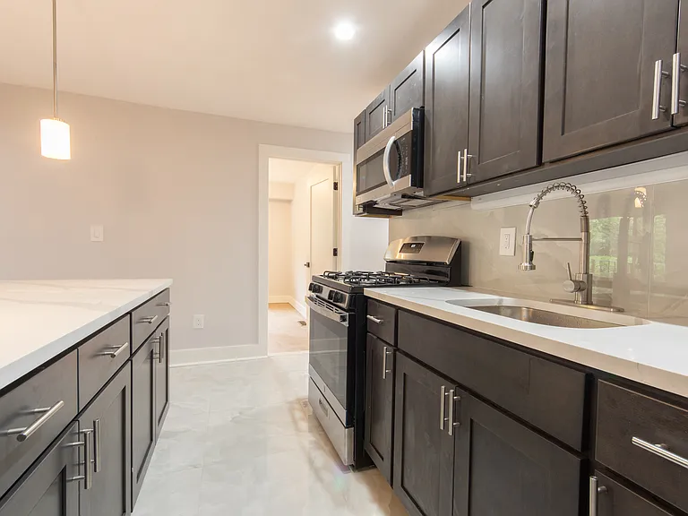 River Edge Apartments — Photo 97
