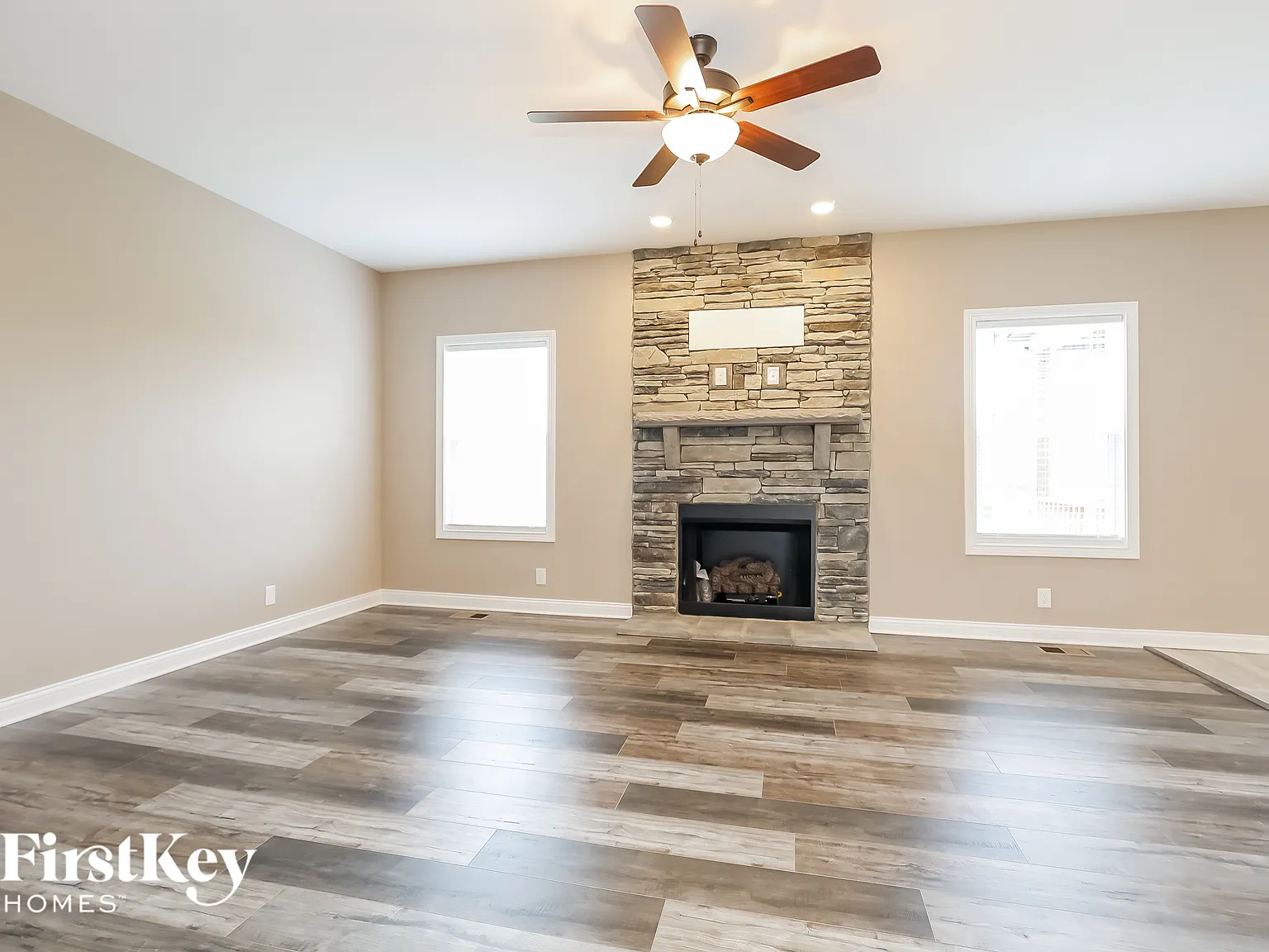4 bed, 2.5 bath, 2347 sqft, $2,100 — Photo 3