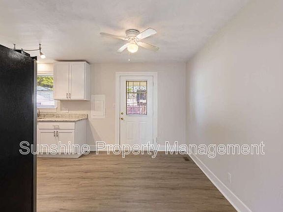 3rd image of 1115 Wright Ave
