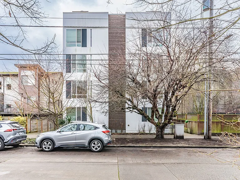 Cozy & Modern Studios Set in the Heart of the Historic Ballard Neighborhood — Photo 7