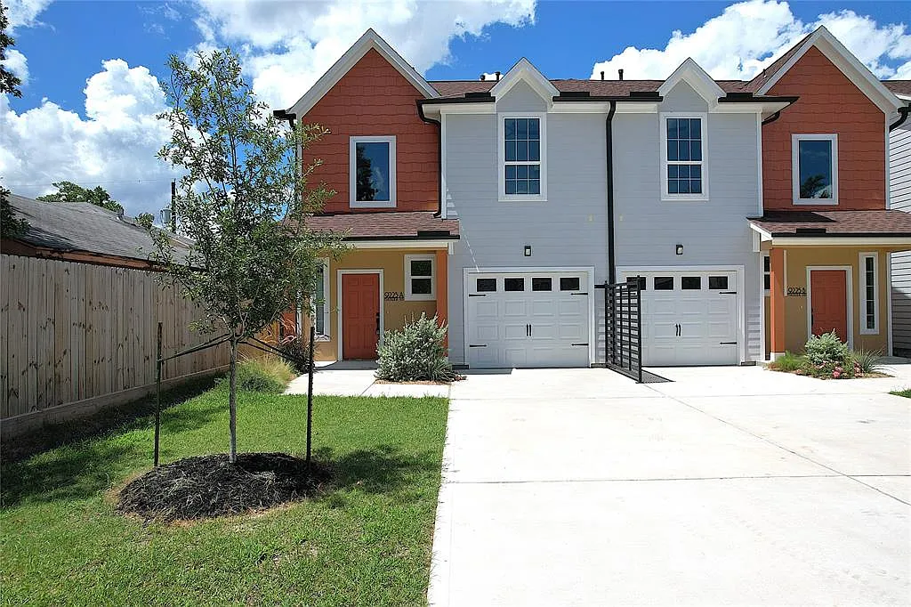4 bed, 2.5 bath, 1839 sqft, $2,100 — Photo 1