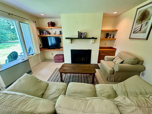 3rd image of 50 Glades Drive #3