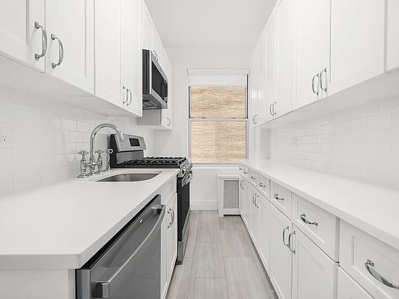 4th image of 25 W 81st St #3A