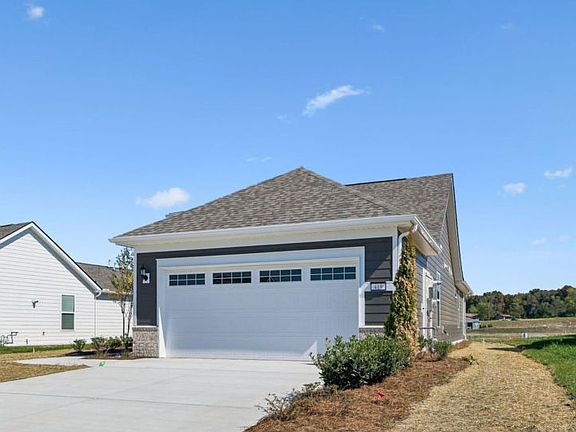 Lot 211 - Compass - Exterior