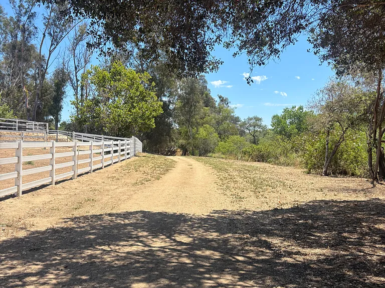 To the left is 5.2 mile loop through beautiful vineyards and horse properties