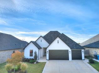 108 Pont Neuf Ct, Edmond, OK 73034