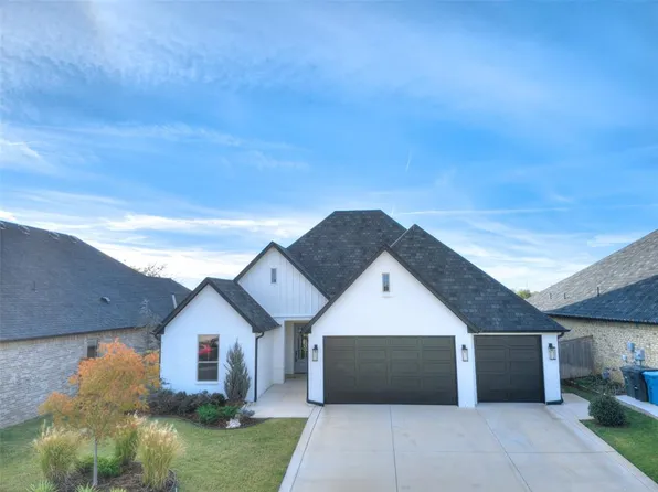 108 Pont Neuf Ct, Edmond, OK 73034