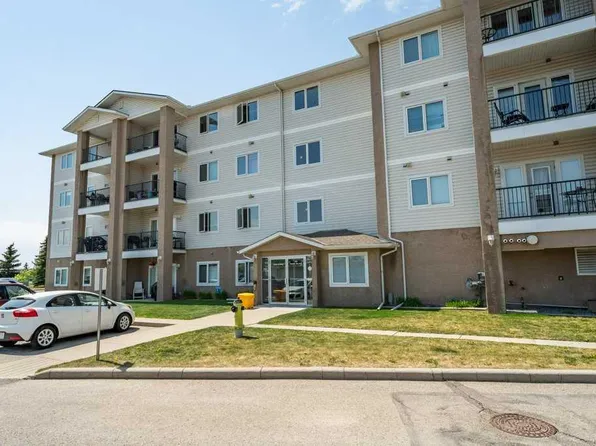 300 E Edwards Way NW #303, Airdrie, AB T4B 3B4
