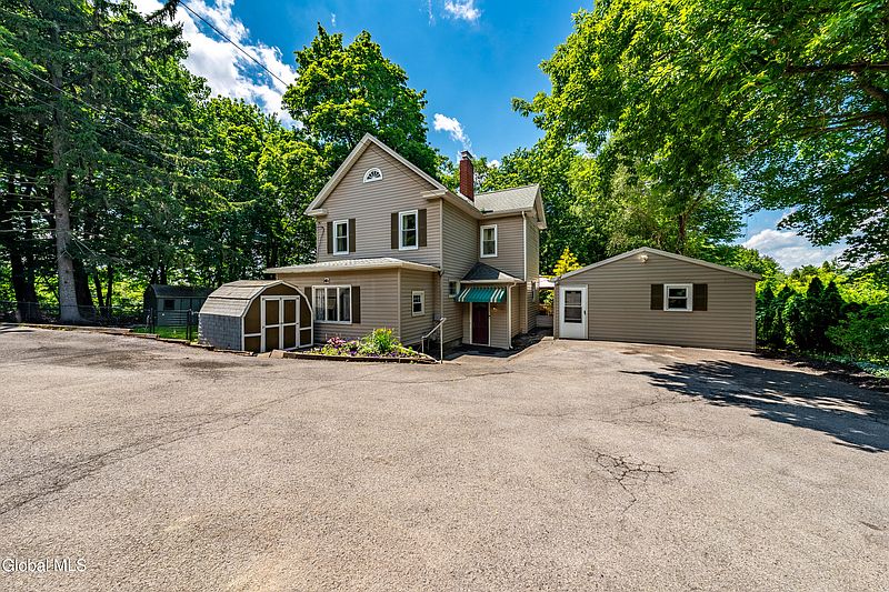 3rd image of 1117 Balltown Road
