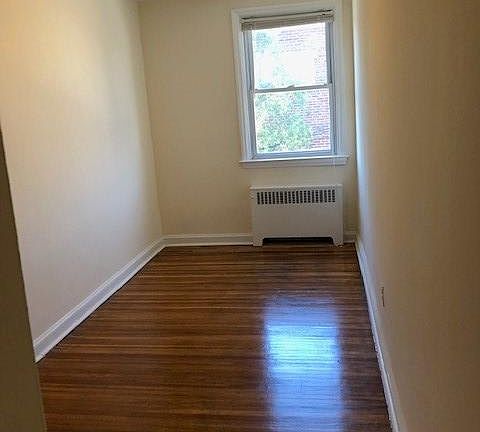 4th image of 850 Windermere Ave #2