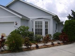 2nd image of 3177 Carriage Cir