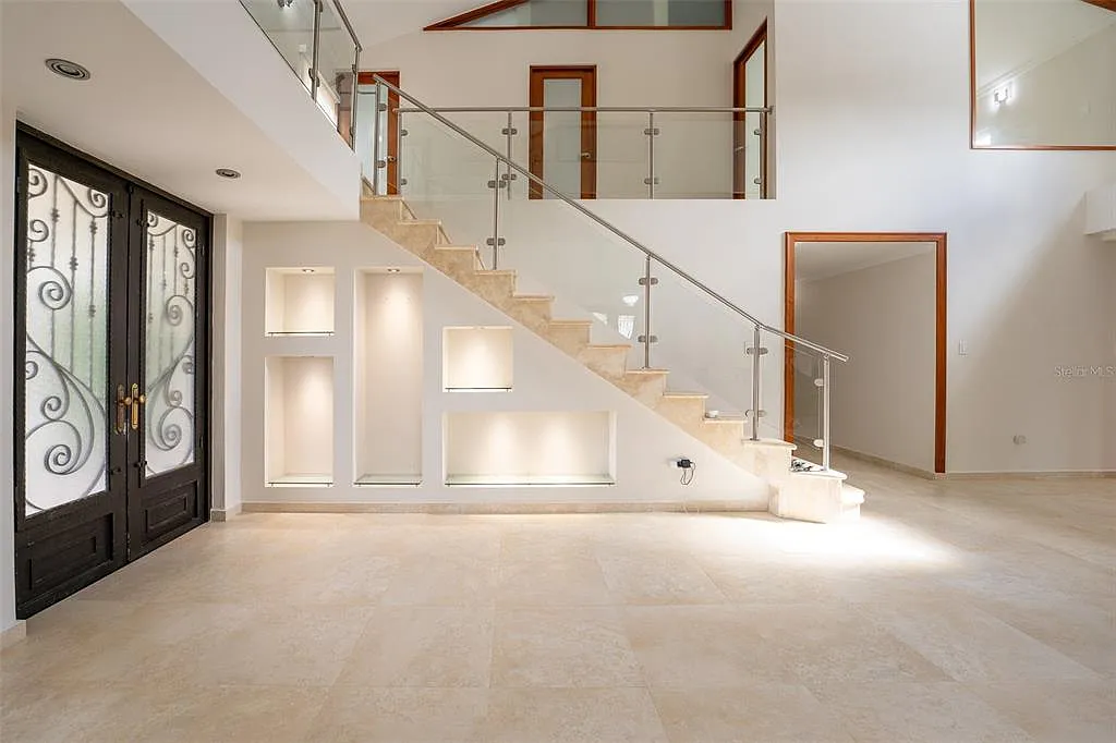 7 bed, 9.0 bath, 4800 sqft, $13,000 — Photo 2