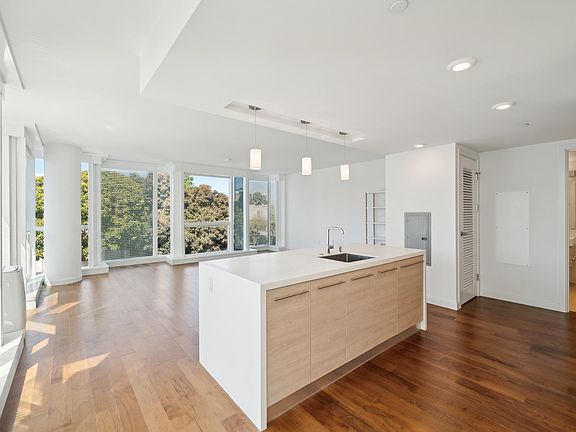 3rd image of 555 Fulton St #303