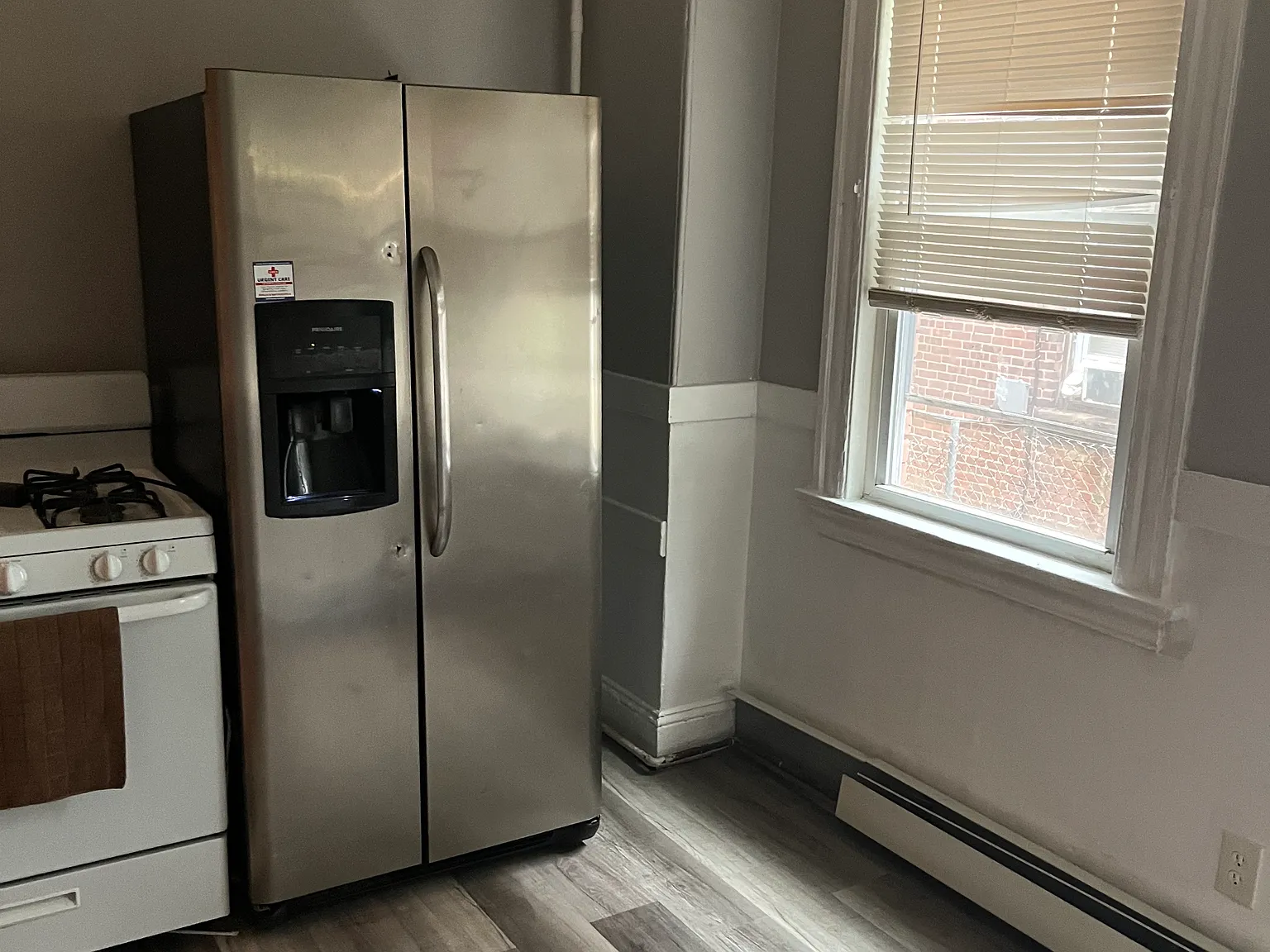 27 Mortson St — Photo 3