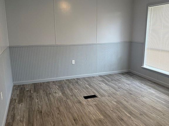 3rd image of 199 Carroll St NE