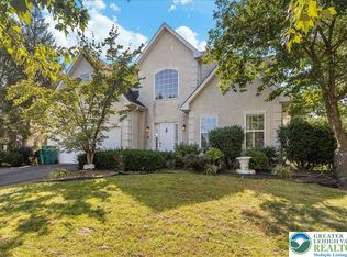 6832 Scenic View Dr, Macungie, PA 18062