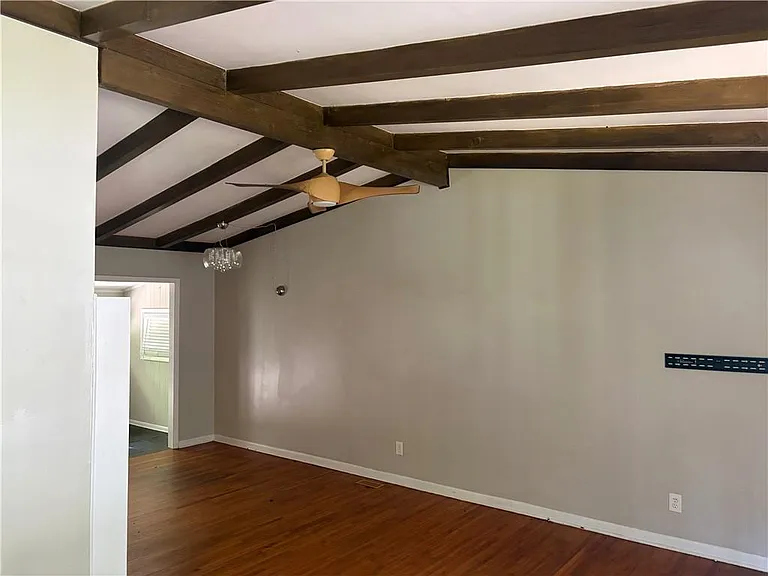 1847 Dorsey Ave — Photo 5
