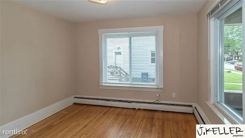 914 Woodlawn - 1 — Photo 4