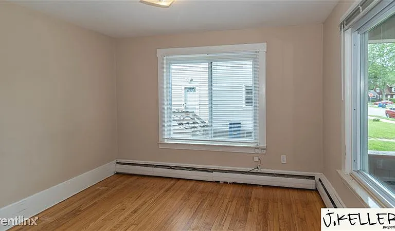 914 Woodlawn Ave — Photo 25