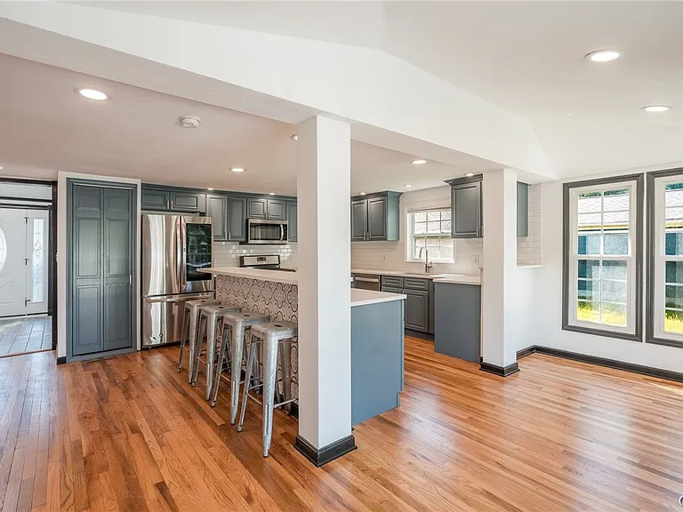 8403 Gaskin Rd — Photo 10