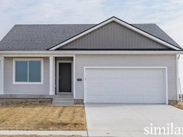 4408 Honey Bee Rdg, Des Moines, IA 50317