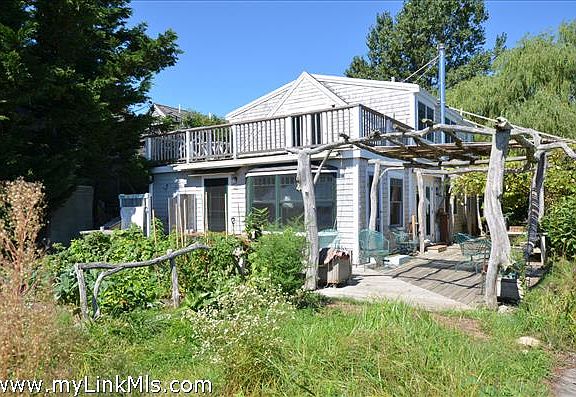 Main House with 2 apartments