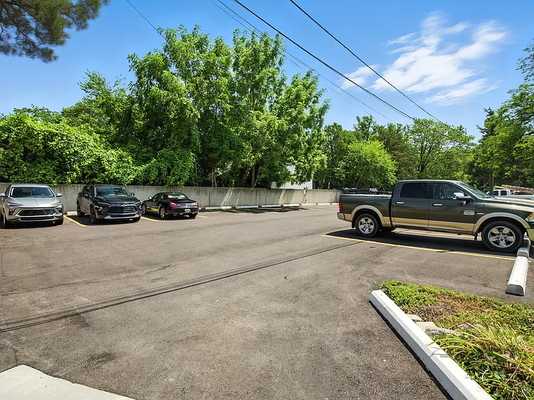27 Gladwin Ave #27 — Photo 29