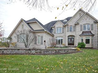 39W573 Walt Whitman Rd, St Charles, IL 60175