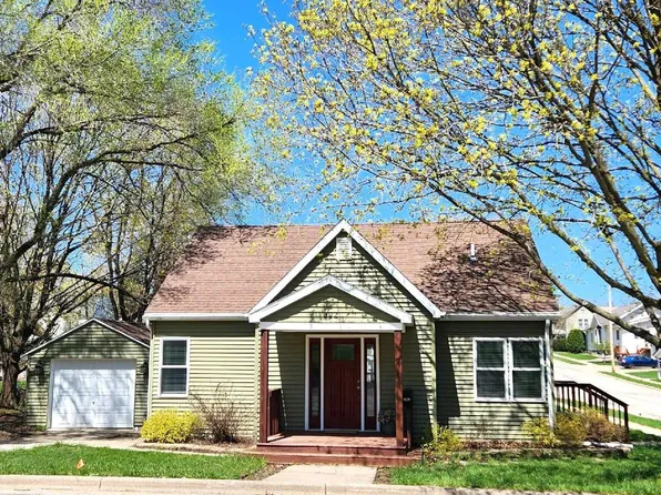 302 West Walnut Street, Dodgeville, WI 53533