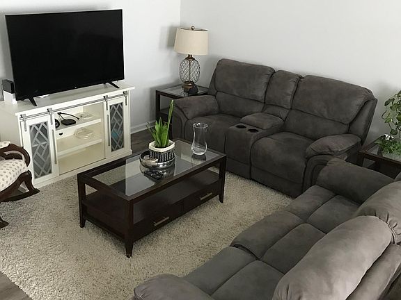 3rd image of 9245 Saint Charles Cir