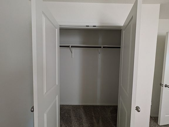 5th image of 115 Balsam St
