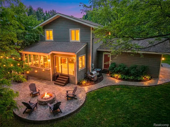 4057 N Herrington Rd, Webberville, MI 48892
