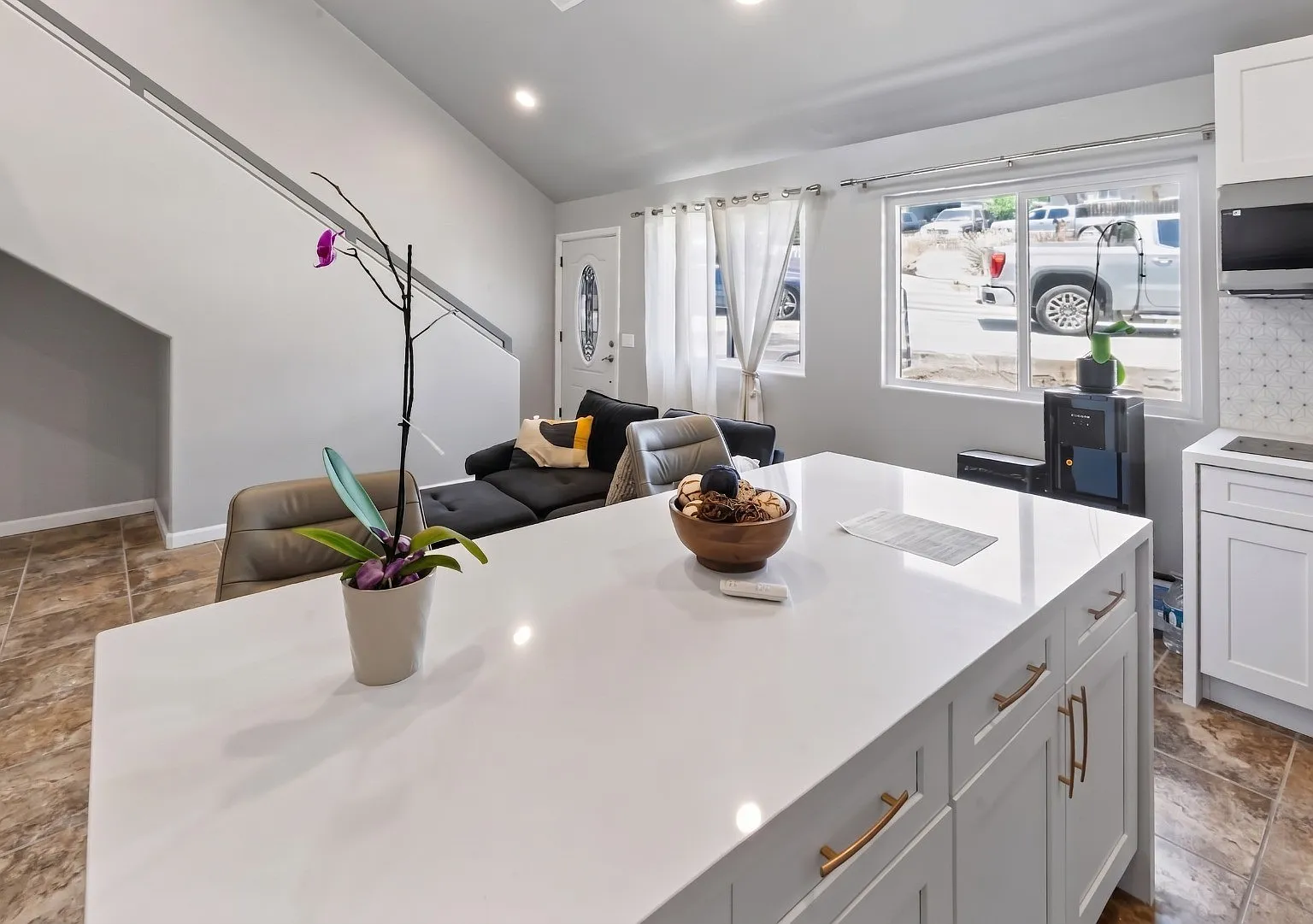 3 bed, $3,400 — Photo 3