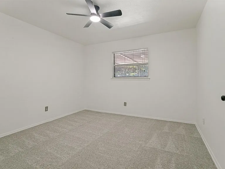 4009 Twilight Dr S — Photo 14